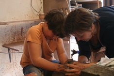 cours poterie enfants à Saint André de Sangonis dans l'hérault